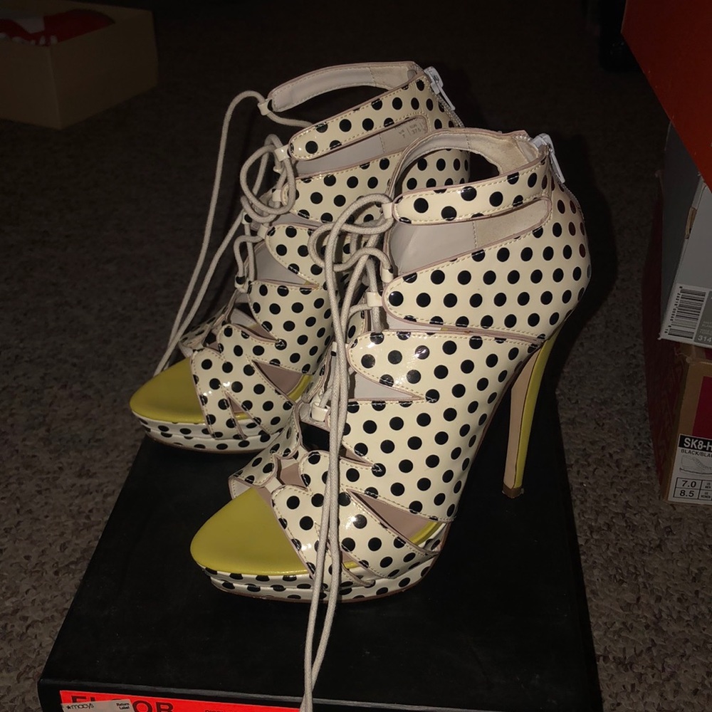 Sandals - Picture 3 of 4
